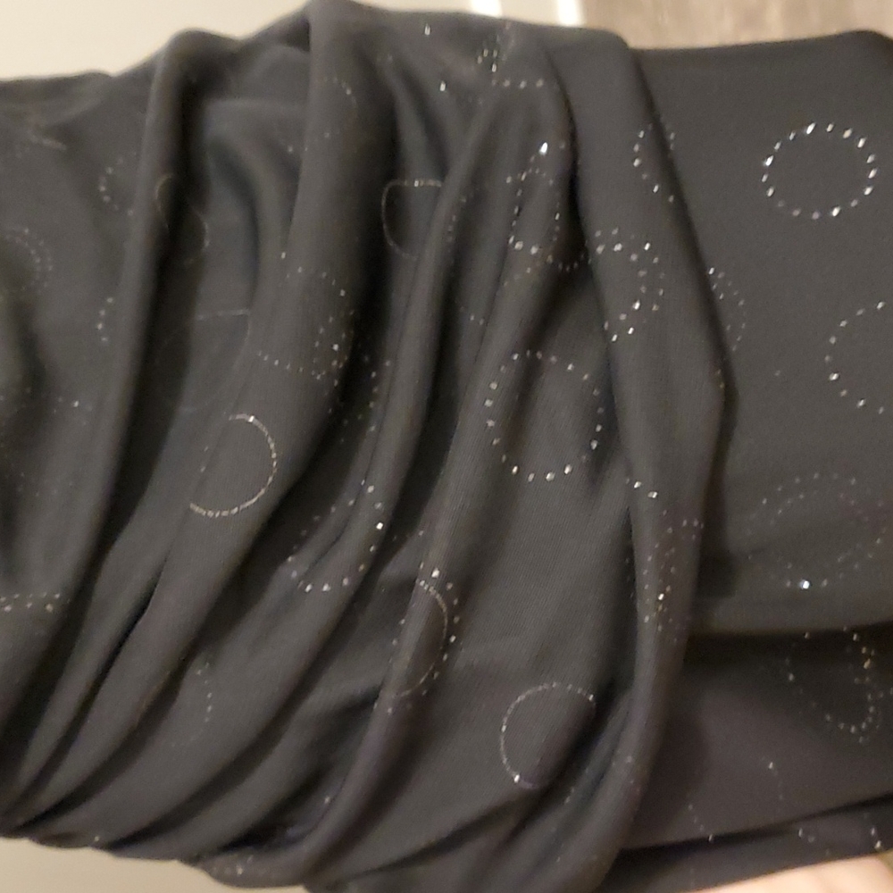 BLACK DRESS. - Picture 2 of 2